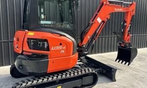 Mini-excavatrice sur chenilles KUBOTA U35-4 de haute qualité, modèle 2021, neuve d'occasion, à vendre, avec moteur, boîte de vitesses et engrenages. - Product Image 3