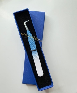 Pince à épiler pour cils GETUP Brosons IMPEX de haute qualité en acier inoxydable, à double couleur, avec revêtement en poudre argentée, à pointe de 90 degrés pour volume et courbure. - Product Image 2