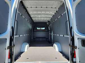 Furgoneta Eléctrica SPRINTER CARGO 170 WB AWD 2024 de Techo Alto, con Bajo Kilometraje, Cabina Espaciosa y Características de Seguridad Avanzadas, MÁS VENDIDA - Product Image 6
