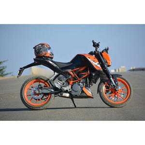 Moto KTM Duke 200 à performances avancées conçue pour les grossistes internationaux et les commerçants en sport automobile - Product Image 4
