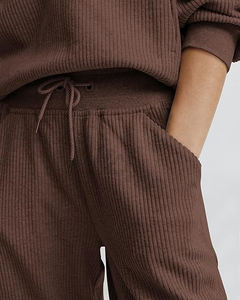 Nouveau survêtement élégant à logo personnalisé survêtement 2 pièces crop top survêtement jogging ensembles pour femmes - Product Image 5