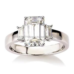 Exportation Qualité Élégante Moissanite Bague de Fiançailles Argent Sterling Design Classique Pierres Précieuses Étincelantes pour Femmes Disponible à la Vente - Product Image 2