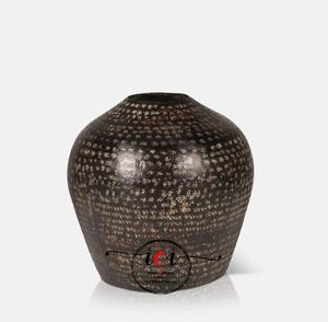 Vase à fleurs au design Art Déco texturé en aluminium tendance, avec taille et logo personnalisables, pour la décoration de la maison, du jardin, des mariages et des fêtes - Product Image 3