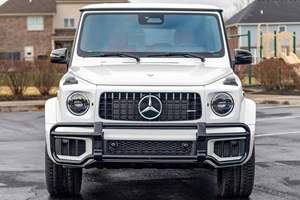 รถ SUV Mercedes-Benz AMG G63 ปี 2026 สภาพดี ใช้งานน้อย ประมาณ 300 ไมล์ เครื่องยนต์ V8 Twin-Turbo พวงมาลัยซ้าย/ขวา พร้อมแพ็คเกจตกแต่งภายใน ไมล์น้อย - Product Image 2