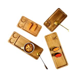 Juego de 4 Bandejas Rectangulares de Madera de Acacia Sólida Eco-Nature, Tamaños Personalizados, Tablas de Cortar de Madera para Sushi, Queso y Uso en la Cocina - Product Image 1
