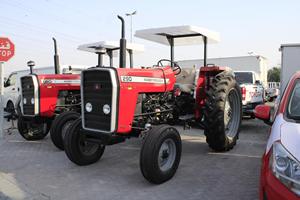 รถแทรกเตอร์การเกษตรมือสอง Massey Ferguson 290 ขับเคลื่อนสี่ล้อ พร้อมห้องโดยสารแบบปิด เครื่องยนต์ดีเซล เหมาะสำหรับงานภาคสนาม ขาย - Product Image 4