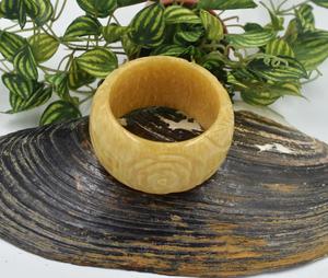 กำไลข้อมือรูปดอกกุหลาบทำจากเรซิ่นเนื้อครีมน้ำหนักเบา ดีไซน์หรูหรา ทำด้วยมือ ประดับดอกไม้ แบรนด์ ZAMZAM IMPEX สำหรับเครื่องประดับแฟชั่นผู้หญิง - Product Image 4