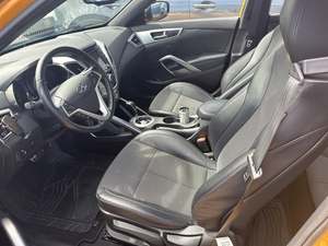 HYUNDAI VELOSTER 2016 USADO, CON VOLANTE A LA IZQUIERDA/DERECHA, TRACCIÓN DELANTERA, CON INTERIOR EN TONOS AMARILLOS - Product Image 4