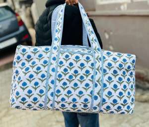 Bolsa de Viaje de Fin de Semana Moderna, Estilo Bohemio, Acolchada a Máquina, con Estampado Veraniego, de Algodón Estampado a Mano, para Gimnasio o Compras - Product Image 1