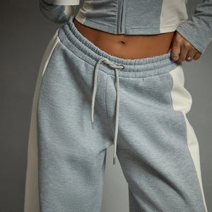 Sudadera recortada con logotipo personalizado para mujer, Conjunto elegante de dos piezas con bordado e impresión, chándal deportivo cómodo - Product Image 2