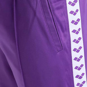 Pantalones de chándal Cargo personalizables para hombre verde Premium con bolsillo con cremallera para un cómodo entrenamiento de gimnasia - Product Image 5