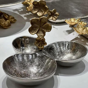 Cuenco Dorado con Diseño de Flor y Hojas, Base de Metal para Decoración de Mesa en Hogares, Hoteles y Restaurantes, Almacenamiento de Frutas - Product Image 5
