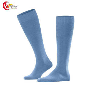 Chaussettes de sport personnalisées OEM Chaussettes de sport antidérapantes, respirantes, à la longueur du genou Chaussettes de sport en vente entière - Product Image 6