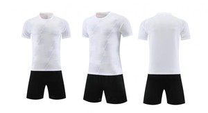 Vente en gros de vêtements de football à manches courtes personnalisés Chemise et survêtement de football en polyester respirant Fournisseur BD pour les uniformes de maillot de sport - Product Image 5