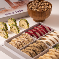 Coffret Cadeau Traditionnel Gourmand Avvali pour le Ramadan, 1 kg de Mélange de Bonbons Assortis, Ingrédients Naturels, Boîte de Desserts Ouzbek Premium, Personnalisé