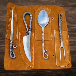 Hojas de Cuchillo Vikingas MDM Hechas a Mano Personalizadas, Cuchillo Largo de Camping con Funda - Hoja Celta de Guerrero Medieval de Acero de Damasco Grabada con Toro - Product Image 2