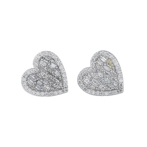 Boucles d'oreilles diamant en forme de coeur, boucles d'oreilles diamant Moissanite coupe baguette, boucles d'oreilles diamant cluster, cadeau de la Saint-Valentin - Product Image 1