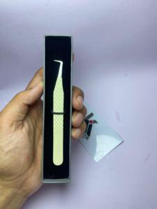 Pince à épiler d'extension de cils à pointe de fibre de volume antistatique de vente en gros avec boîte fabriquée dans notre usine - Product Image 4