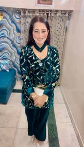 ผ้ากำมะหยี่สีเขียวพร้อมงานปักสำหรับงานเลี้ยงและงานเทศกาลของผู้หญิง - Product Image 2