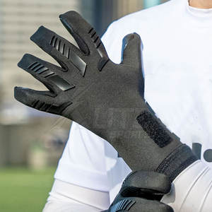 ถุงมือผู้รักษาประตูมืออาชีพ หนังระบายอากาศได้ดี น้ำหนักเบา ทนทาน กันลื่น ปิดนิ้วเต็มรูปแบบ ปิดด้วยแถบตีนตุ๊กแก ใช้ได้ทั้งชายและหญิง - Product Image 4