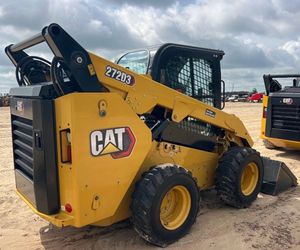 รถตักล้อยาง CAT 272D3 รุ่นทรงพลัง พร้อมรางยางขนาด 15 นิ้ว เครื่องยนต์ 67 แรงม้า และความจุในการยกของ 4323 ปอนด์ - Product Image 4