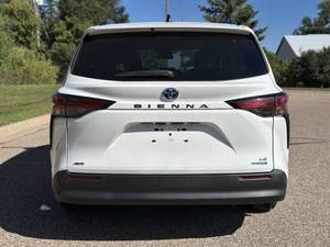 Toyota Sienna LE 8 places d'occasion à bas prix, modèle 2022, à vendre - Product Image 6