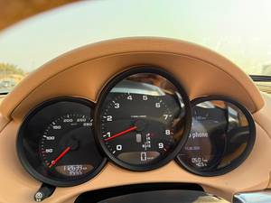 Porsche Boxster 2016 Usata, Auto Sportiva Decappottabile con Tettuccio Morbido, Kit Carrozzeria Premium, Cerchi in Lega, Veicolo Passeggeri |   Pronto per l'esportazione - Product Image 3