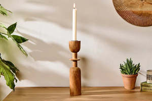 Le bougeoir en bois de luxe ajoute une touche sophistiquée, rustique, confortable et élégante aux espaces de salon et de salle à manger - Product Image 3