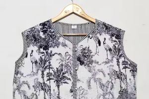 Veste Kantha unisexe en coton fait à la main, manteau d'hiver court matelassé sans manches, bouton en tissu imprimé de style bohème - Product Image 3