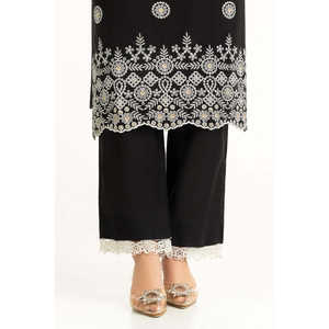 Conjunto de 3 Piezas Bordado Schiffli Negro para Mujer, Ropa de Exterior Premium, Cómoda y Elegante - Product Image 1