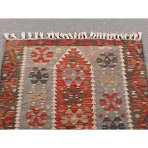 พรมตุรกีวินเทจ ขนาด 3.6x4.7 ฟุต พรมตกแต่งลายดอกไม้สีแดงเทา - Product Image 4