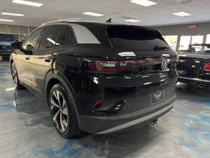 Volkswagen ID.4 1ère édition 2021 d'occasion en excellent état - Product Image 2
