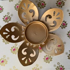 Ensemble de bougeoirs décoratifs pour table de mariage en laiton doré Ensemble de bocaux à bougies en verre et lanternes pour les fêtes, les repas et les occasions de Noël - Product Image 1