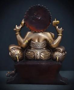 รูปปั้นพระพิฆเนศทองเหลืองทำด้วยมือผลิตในอินเดียสำหรับตกแต่งบ้านหรือสำนักงาน - Product Image 2