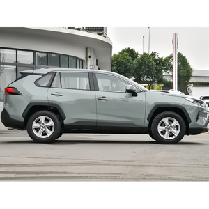 SUV Familiar Japonés Compacto Usado 2024, Color Marrón Platino, Gasolina, Automático, en Buen Estado, Neumáticos R17, Asientos de Cuero, Importado - Product Image 3