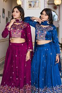 Conjunto de Lehenga Choli de Seda Azul Real Unity Luxure con Bordado Intenso y Dupatta a Juego, Ropa de Boda Premium - Product Image 4