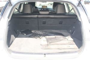 Usado 200H Lexus CT Hybrid Premium FWD listo para enviar con entrega puerta a puerta Modelo de posavasos con volante a la derecha - Product Image 3