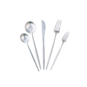 Ensemble de couverts en acier inoxydable de style moderne en or rose, finition de luxe, vaisselle pour la maison, l'hôtel et les fêtes - Product Image 2