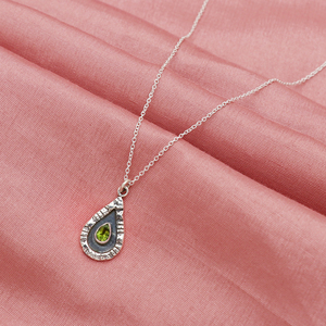 Élégant collier de pierres précieuses péridot en forme de goutte en argent sterling 925 avec perle de diamant et or rose. - Product Image 3