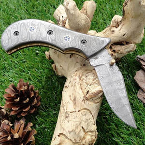 Couteau de poche pliant en acier damas fait à la main personnalisé avec manche en bois OEM pris en charge pour le transport quotidien et le camping - Product Image 2