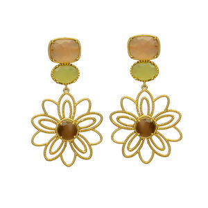 Pendientes colgantes de diseño único chapado en oro recién llegado con pendientes de latón con piedras preciosas de peridoto - Product Image 1