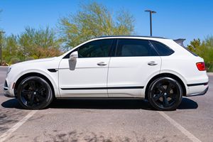 BENTLEY BENTAYGA W12 SIGNATURE EDITION 2018 USADO, VOLANTE A LA IZQUIERDA/DERECHA - Product Image 3
