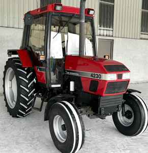 Tracteur agricole diesel International 4230 70 CV avec boîte de vitesses et moteur - Product Image 1