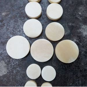 Boutons ronds modernes faits à la main en corne de buffle de haute qualité, motif naturel écologique, décoration personnalisée avec logo pour vêtements et sacs - Product Image 2