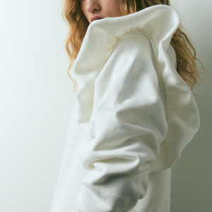 Nuevo estilo Streetwear Sudadera de cuello redondo logotipo personalizado con manga larga sudadera de mujer de gran tamaño - Product Image 4