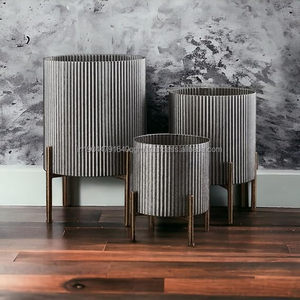 Juego de 3 macetas de metal de estilo rústico de Venta caliente con soporte - Product Image 6
