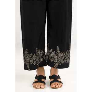 Pantalones Casuales Negros de Seda Cruda Talla XL, Cintura Alta, Pierna Ancha, con Bordado y Estampado en Crepé, Modelo TR-22-128 - Product Image 3