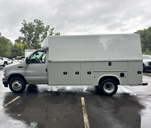 Fourgon utilitaire commercial diesel Euro 5 d'occasion pas cher, modèle E-350 pleine grandeur de 12 pieds 9 pouces, boîte manuelle, année 2026 - Product Image 3