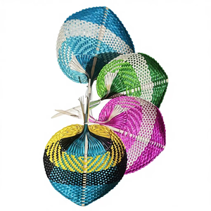 Usine de fabrication de ventilateurs à main en bambou au Vietnam pour des cadeaux promotionnels écologiques et des accessoires de refroidissement pour les clients des stations balnéaires estivales. - Product Image 1