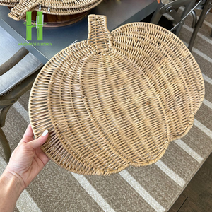 Assiettes de présentation en rotin en forme de coquillage, style bohème, vente en gros, sous-plat en rotin, sous-plat en osier, vente chaude, OEM, du Vietnam - Product Image 5